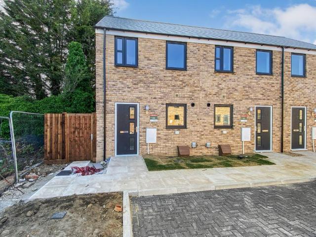 House for rent in Highwoods, Fordham Heath