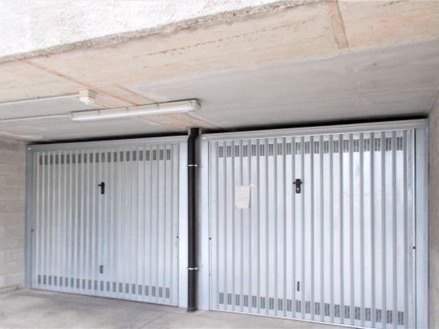 Box in vendita a Varedo, Lombardia