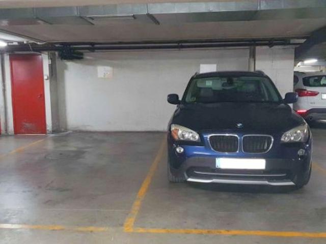 Garaje en venta en Madrid, Simancas