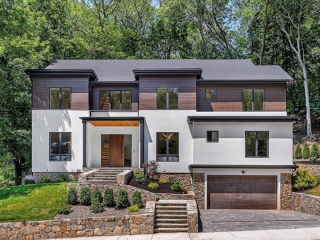 House for sale in Newton