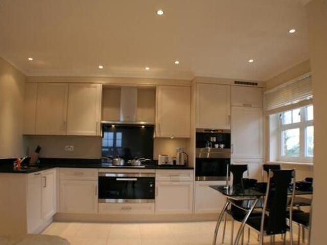 House for sale in Twickenham, Greater London