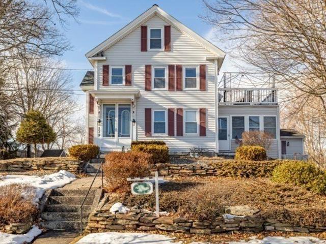 Condo for sale in Lowell