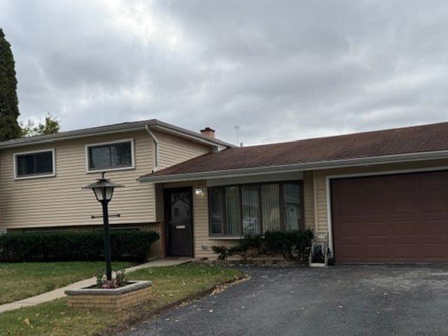 House for sale in Waukegan, Illinois