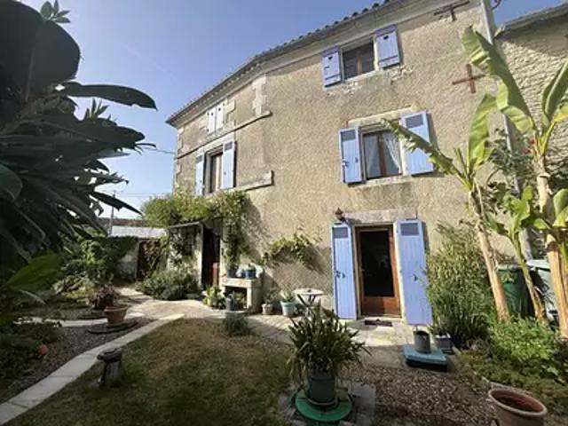 Maison vente à Confolens, Vars