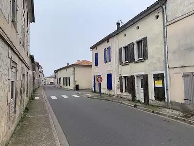 Maison vente à Confolens, Vars