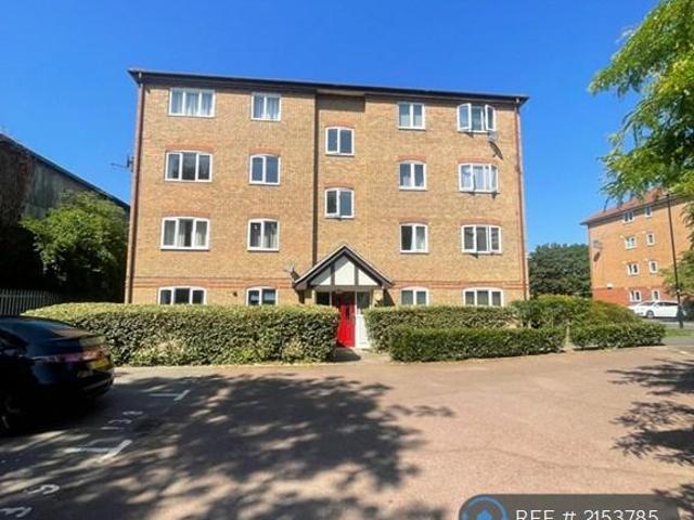 House for rent in London Borough of Hounslow, Greater London