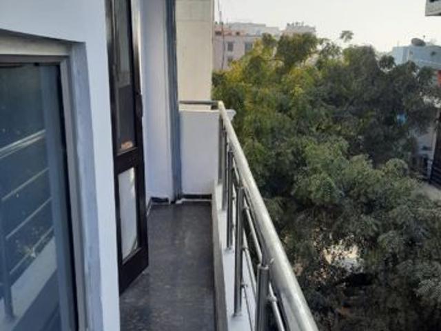 Property for rent in Deri