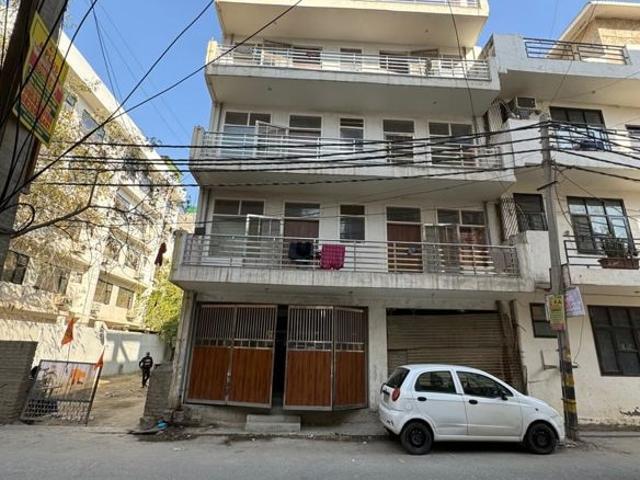 Villa for rent in Deri