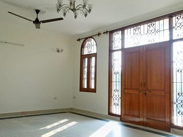 Flat for rent in Deri