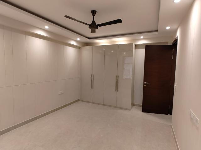 Property for rent in Deri