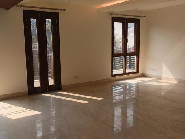 Villa for rent in Deri