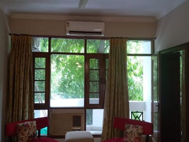 Property for rent in Deri
