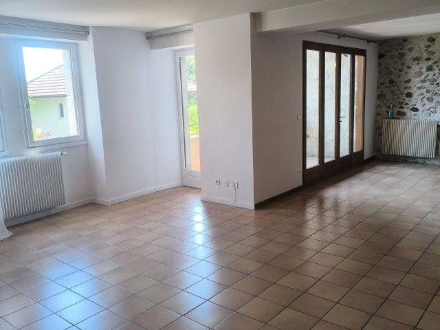 Appartement location à Zone Commerciale Grand Epagny, Épagny Metz-Tessy