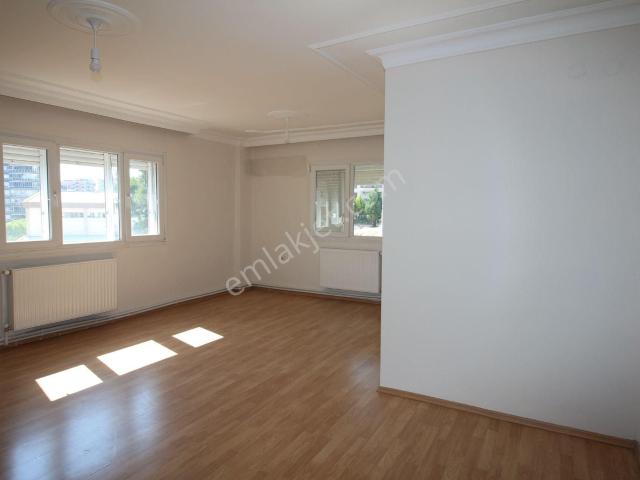 Karabağlar, İzmir içerisinde kiralık mülk