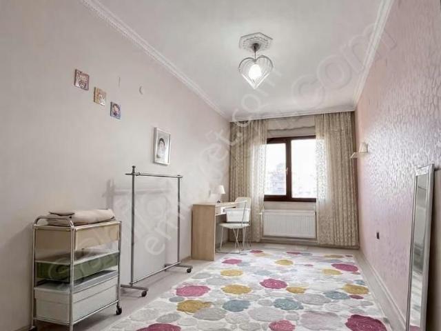 Karabağlar, İzmir içerisinde satılık mülk