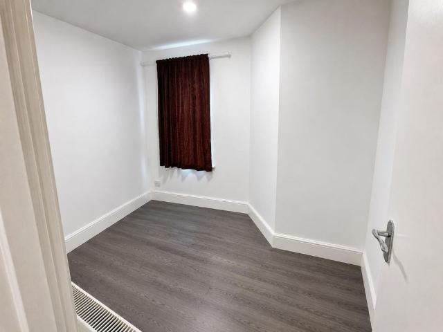 Apartment for rent in Lane, Greater London