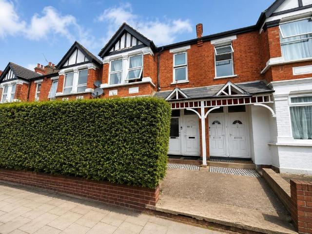 Apartment for rent in Lane, Greater London