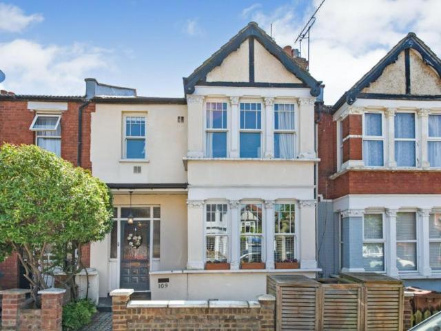 House for rent in Lane, Greater London