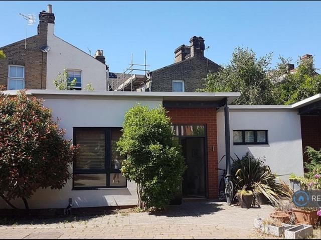 House for rent in Myatt's Fields, Greater London