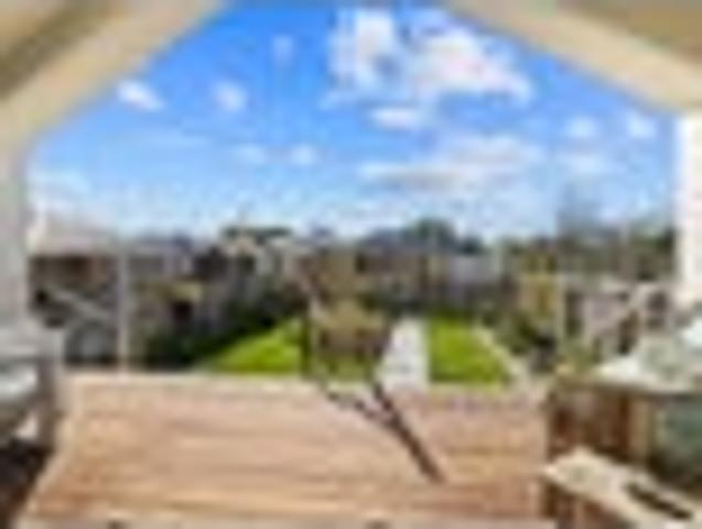 House for sale in Chaslands, Canterbury