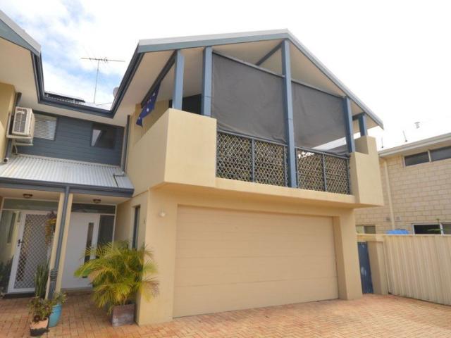 Townhouse for sale in Parklands, Western Australia
