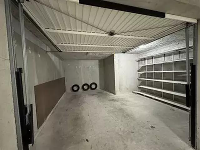 Garage vente à Rochefort, Vaux-sur-mer