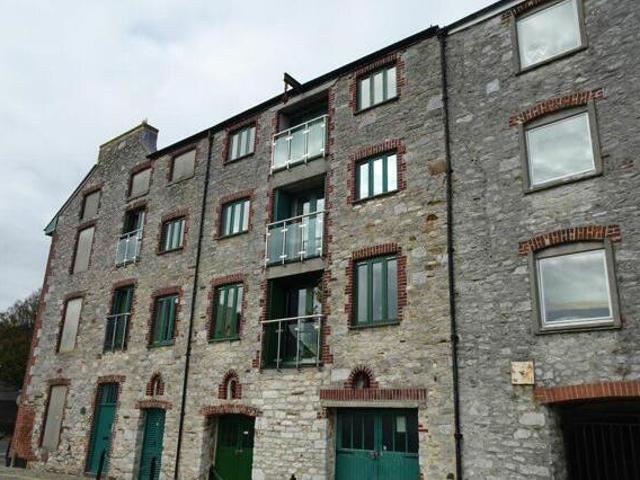 House for rent in Follaton, Strode