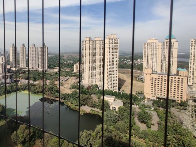 Commercial for rent in Thane