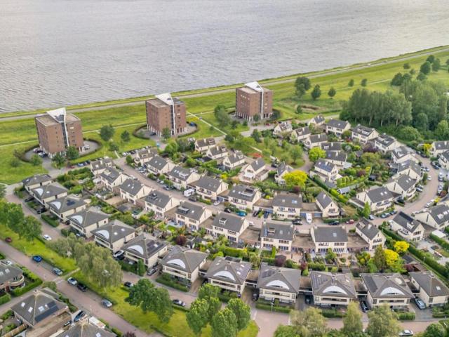 Studio te huur in De Velden, Almere-haven