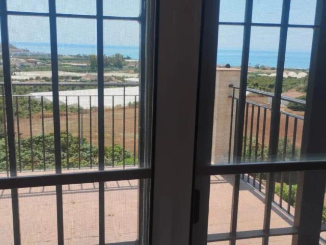 Apartamento en alquiler en Cajiz, La Axarquía