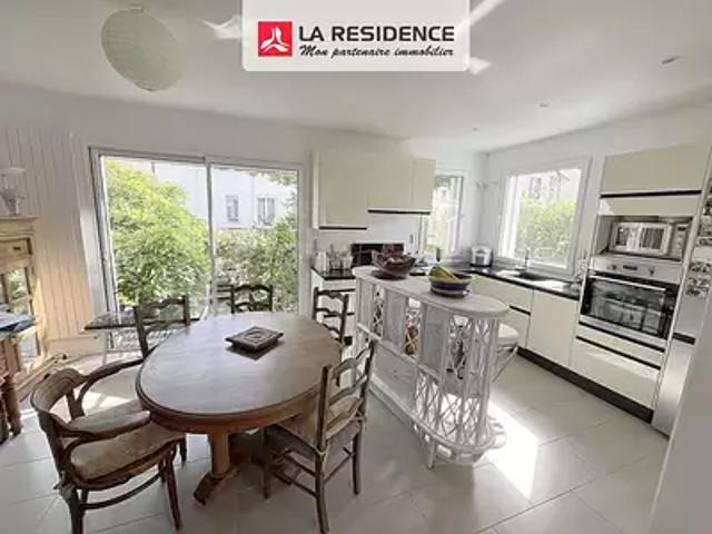 Maison vente à Le Village, Vélizy-Villacoublay