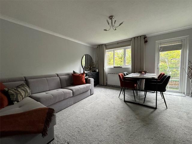 House for rent in The Wrythe, Greater London