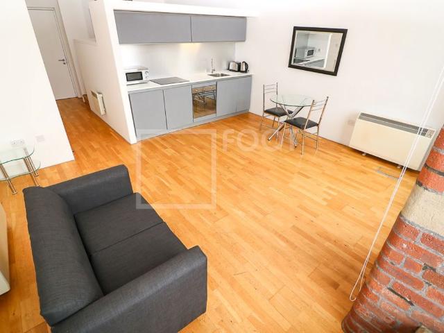 Studio for rent in West Yorkshire