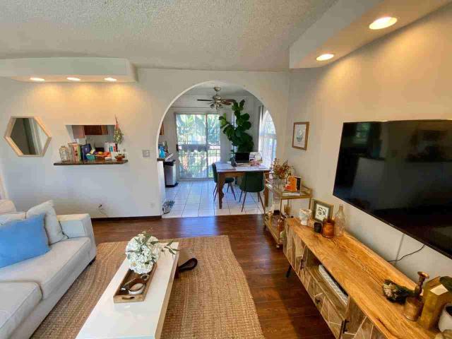 Apartment for rent in Canoga Park, California