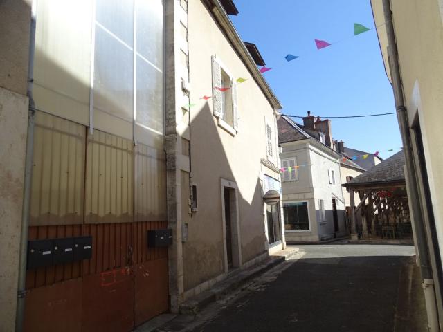 Maison vente à Saint-Amand-Montrond, Lignières
