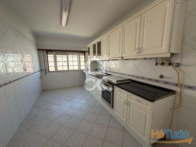Apartamento venda em Santiago Dos Velhos, Lisboa