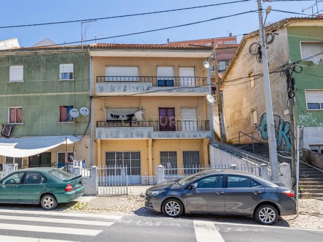 Prédio venda em Santiago Dos Velhos, Lisboa