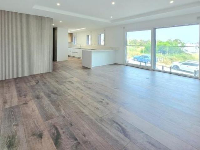 Apartamento venda em Chegadinho, Almada