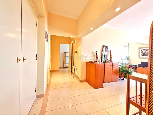 Apartamento venda em Santiago Dos Velhos, Lisboa