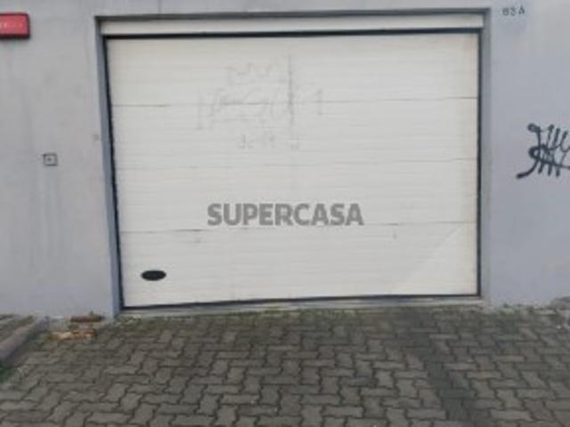 Garagem venda em Almada, Setúbal