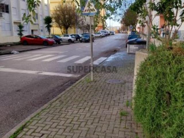 Garagem venda em Almada, Setúbal