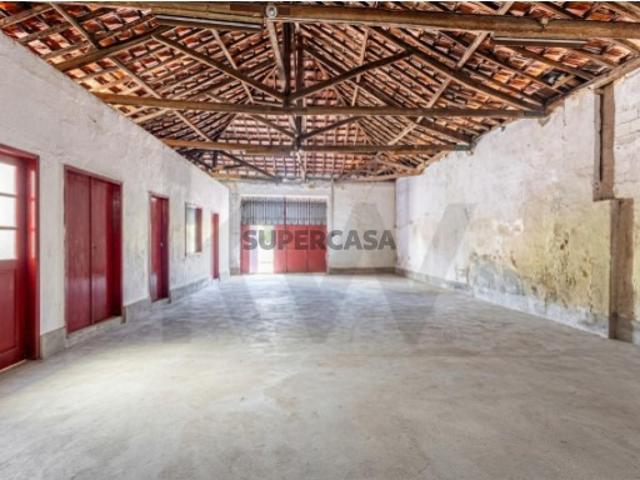 Armazém venda em Santarém