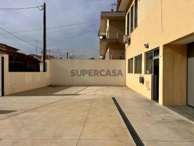 Armazém venda em Sertã