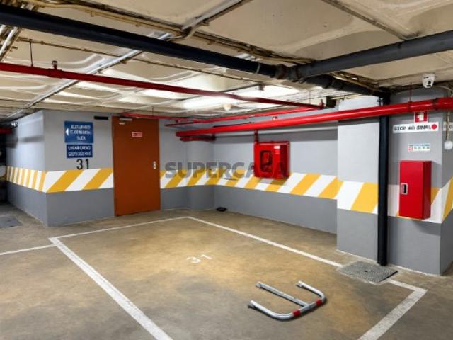 Garagem venda em Lisboa