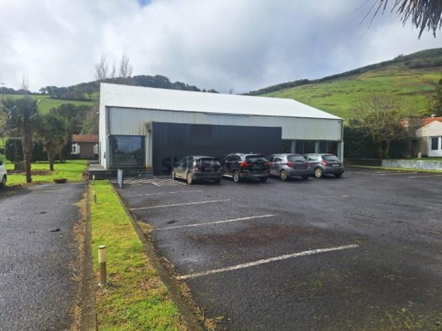 Armazém venda em Açores, Ribeirinha
