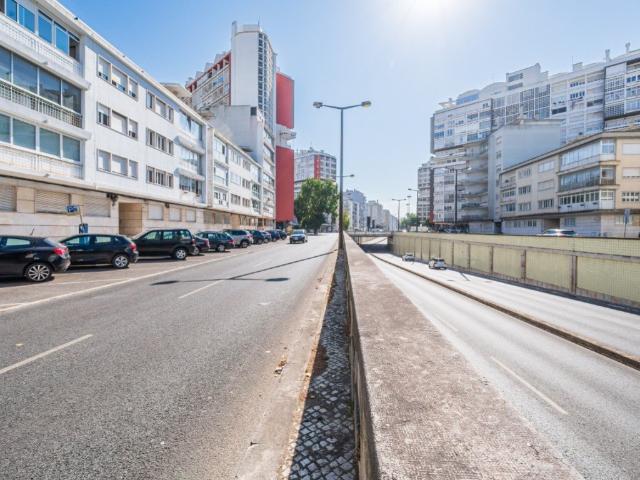 Loja venda em Bairro de São Miguel, Lisboa