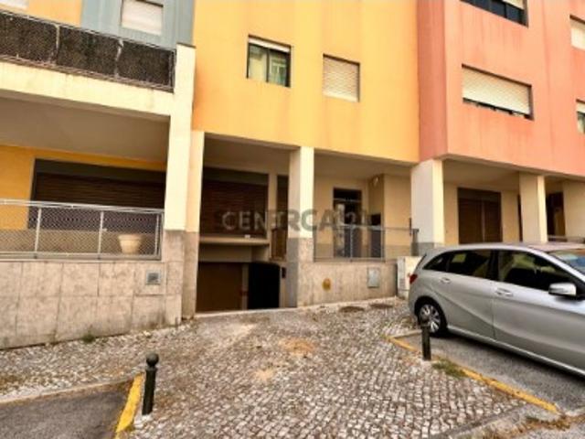 Garagem venda em Catujal, Santiago Dos Velhos
