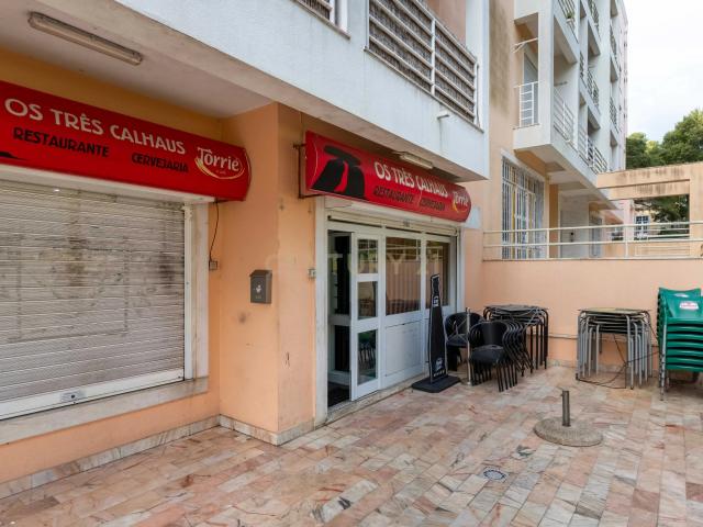 Loja venda em Casal de São Martinho, Sintra