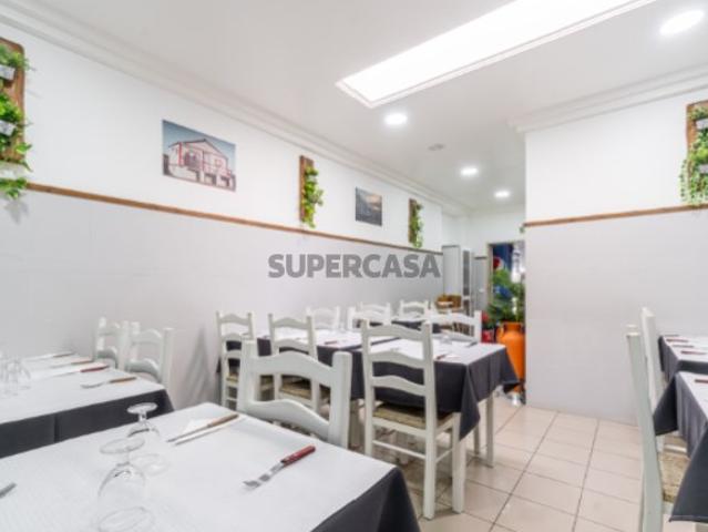 Armazém venda em Almada, Setúbal
