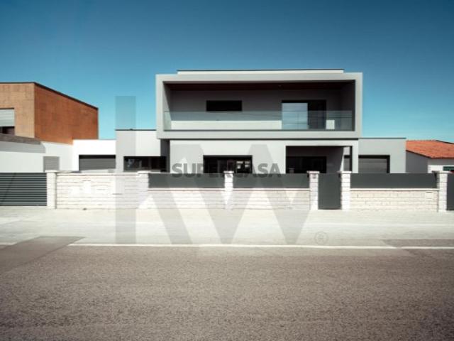 Casa venda em Camarnal, Marinha Grande